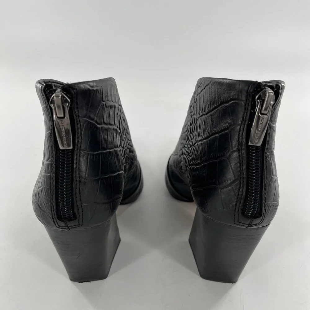 Vince Camuto Exotic Bootie‎ Womens 7.5M Black Chunky Croc Boot Steevera Back Zip